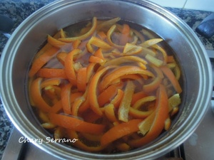 TIRITAS DE NARANJAS CONFITADAS, Y CON CHOCOLATE