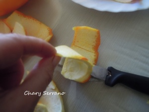 TIRITAS DE NARANJAS CONFITADAS, Y CON CHOCOLATE