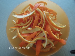 TIRITAS DE NARANJAS CONFITADAS, Y CON CHOCOLATE