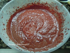 BIZCOCHO TERCIOPELO ROJO Y CHOCOLATE BLANCO, CON FORMA DE CORAZÓN