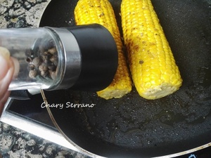 MAZORCAS DE MAÍZ CON AJO Y PIMENTÓN
