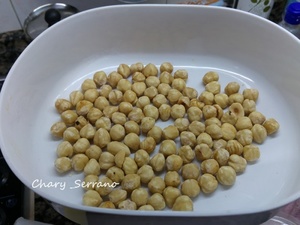 BIZCOCHO DE CHOCOLATE BLANCO Y AVELLANAS (Microondas)