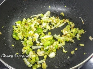 ACELGAS, CEBOLLITA FRESCA Y HUEVO