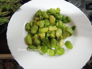 SALTEADO DE ESPÁRRAGOS Y HABAS