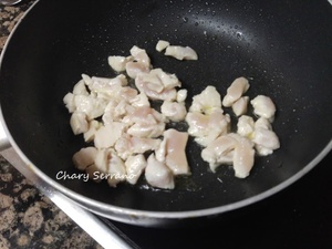 SALTEADO DE ARROZ 3 COLORES CON POLLO Y HORTALIZAS