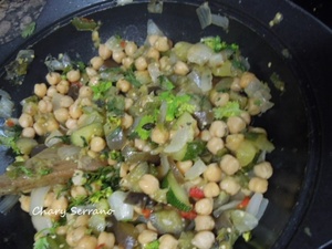 GARBANZOS CON VERDURAS Y COUSCOUS A LA CÚRCUMA
