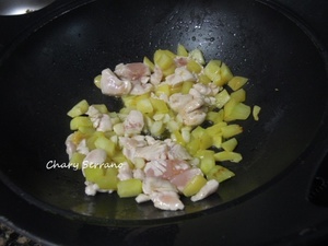 SALTEADO DE GARBANZOS CON ESPINACAS Y POLLO