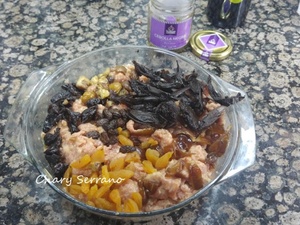 POLLO CAMPERO ASADO RELLENO, CON CEBOLLA NEGRA