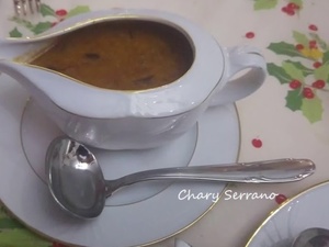 POLLO CAMPERO ASADO RELLENO, CON CEBOLLA NEGRA