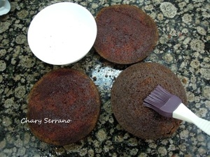 TARTA RED VELVET CON FRUTAS ROJAS