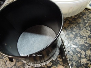 TARTA RED VELVET CON FRUTAS ROJAS