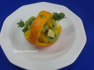 CESTITAS DE NARANJA, RELLENAS DE FRUTA