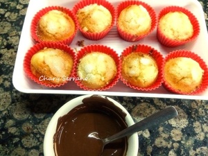 MAGDALENAS DE CALABAZA CON COBERTURA DE CHOCOLATE Y ALMENDRA