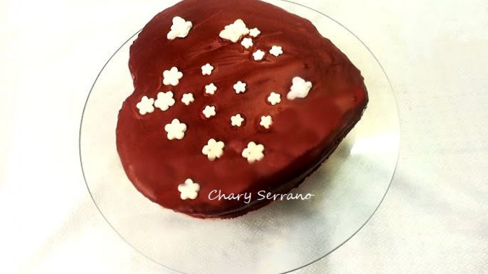 BIZCOCHO RED VELVET Y CHOCOLATE BLANCO, CON FORMA DE CORAZÓN - Mi ...