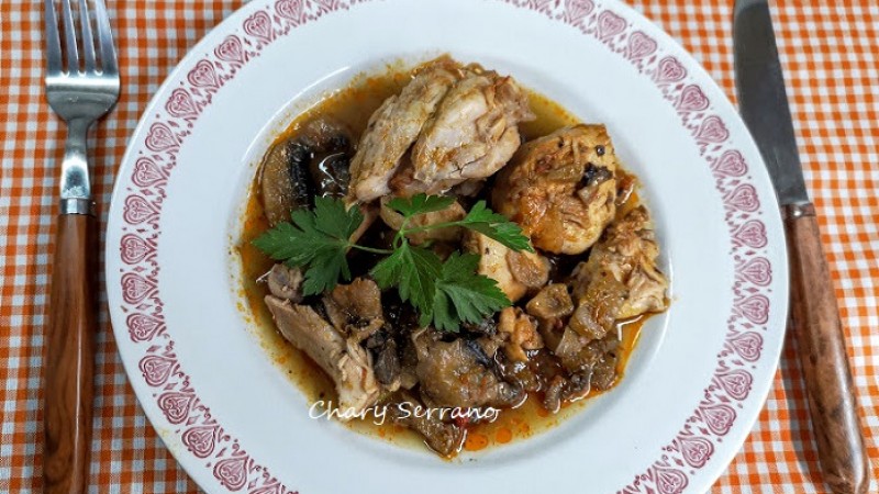 POLLO A LOS AROMAS CON SETAS