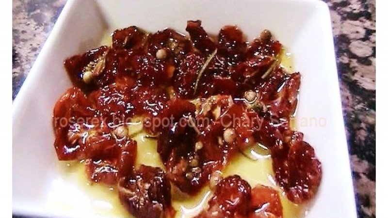 CONSERVAS DE TOMATES SECOS EN ACEITE, 3 RECETAS