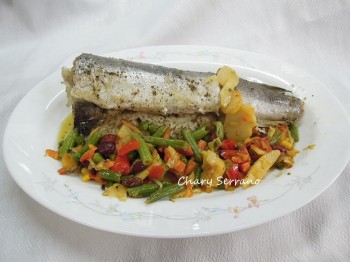 Merluza con verduras y patatas