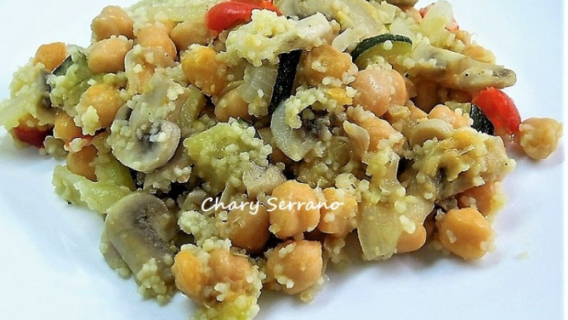Cous Cous con garbanzos, champiñones y verduras