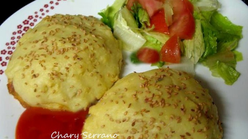 Sorpresa de puré de patata con ternera y pimientos del piquillo