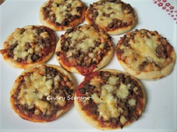 Mini pizzas a la salsa barbacoa