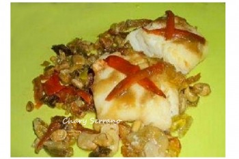BACALAO CON INFUSIÓN DE HABITAS, PIMIENTOS Y CEBOLLA