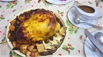 POLLO CAMPERO ASADO RELLENO, CON CEBOLLA NEGRA