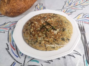 Tortilla de escarola con espárragos