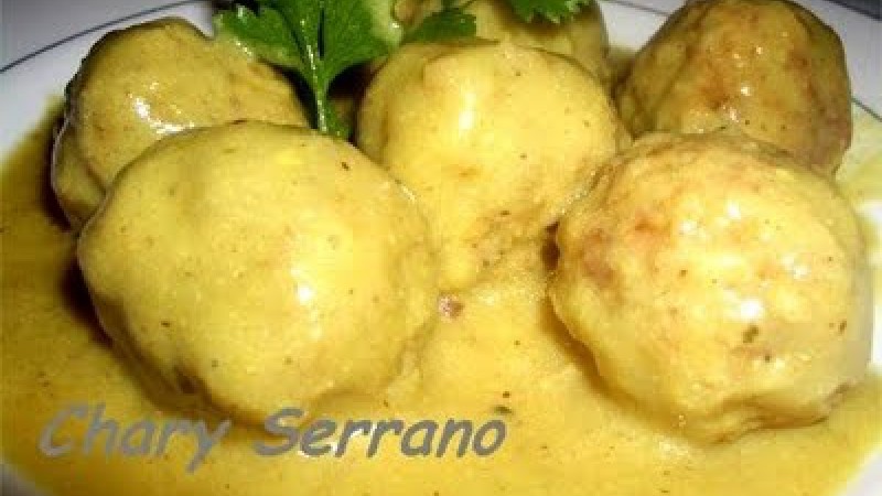 ALBONDIGAS DE BACALAO EN SALSA DE ALMENDRAS