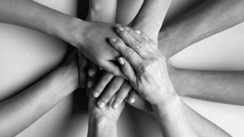 INICIATIVA POR LA SOLIDARIDAD