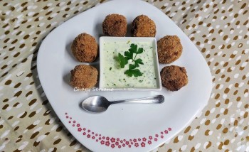 Falafel de garbanzos con salsa de yogur