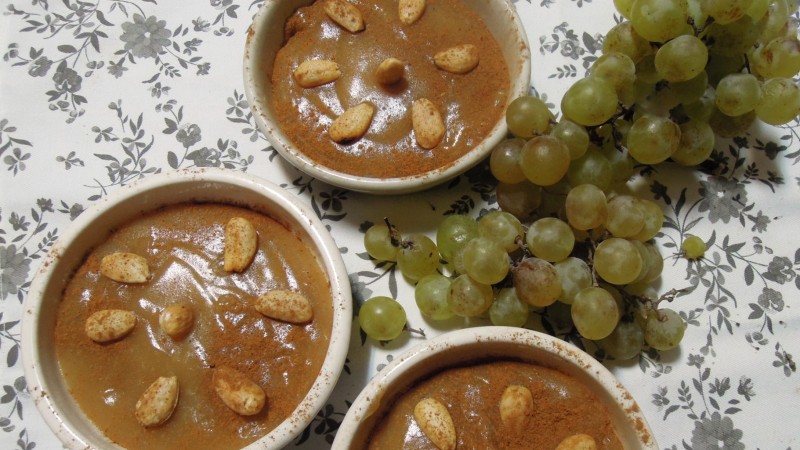 GACHAS DE MOSTO CON ALMENDRAS