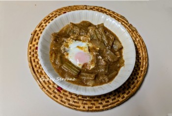 CARDOS ESPARRAGADOS CON HUEVO