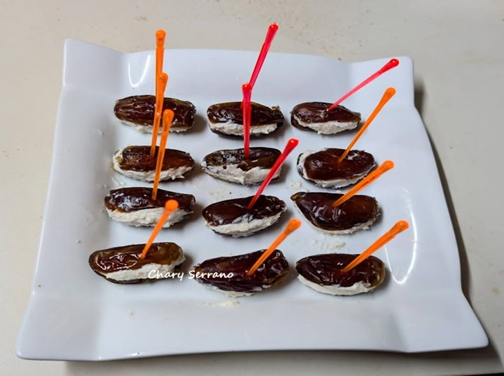 dátiles con dos quesos y almendras 