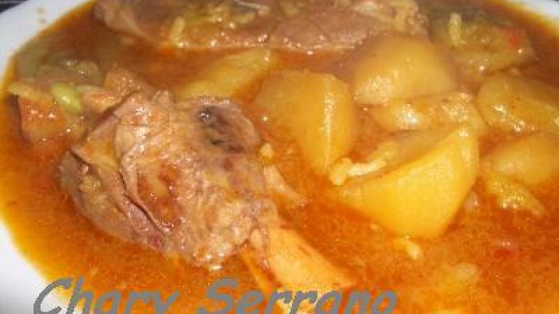 ESTOFADO DE CORDERO CON PATATAS Y ARROZ