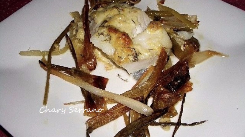 BACALAO AL HORNO CON CEBOLLITAS FRESCAS