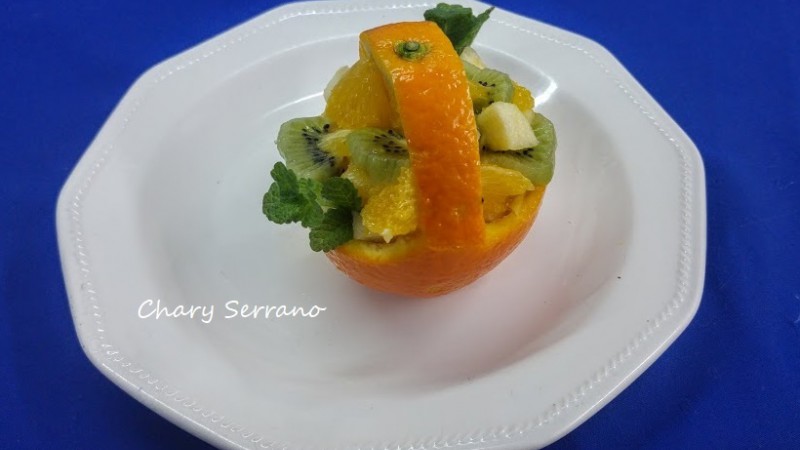 CESTITAS DE NARANJA, RELLENAS DE FRUTA