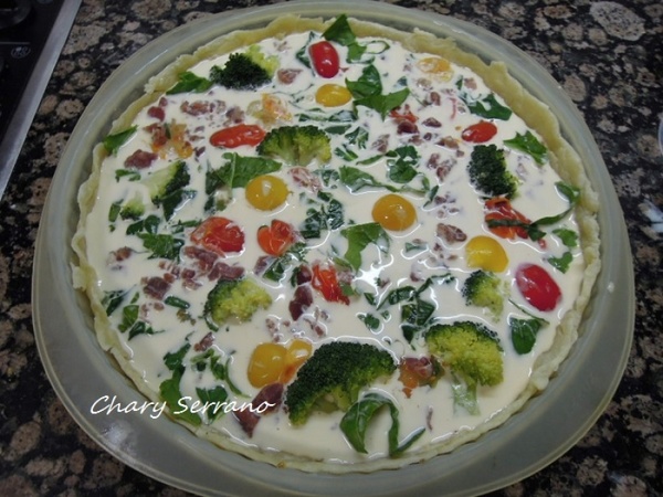 QUICHE DE BRÓCOLI, JAMÓN Y TOMATITOS
