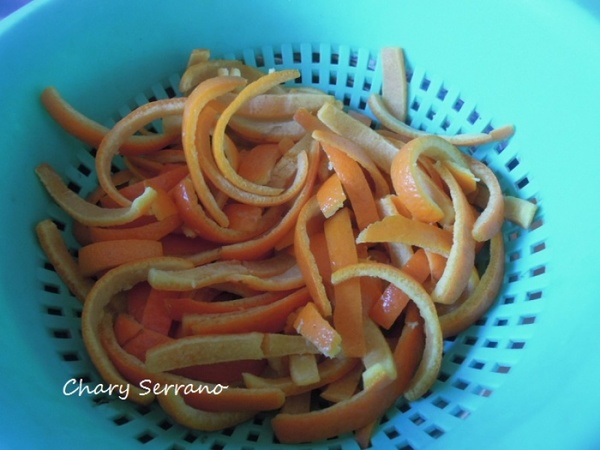 TIRITAS DE NARANJAS CONFITADAS, Y CON CHOCOLATE