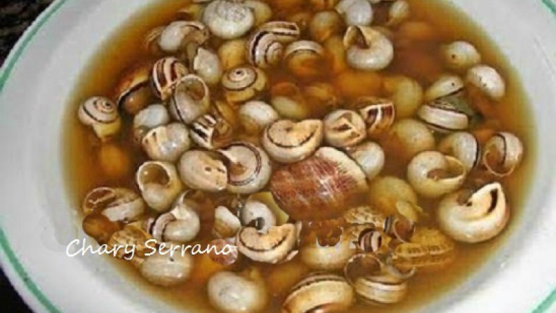 CARACOLES CHICOS Y CABRILLAS EN CALDO