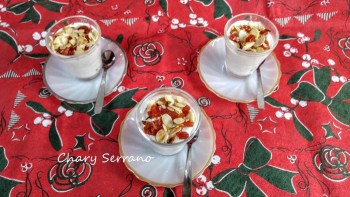 MOUSSE DE NATA Y YOGUR CON MEMBRILLO Y ALMENDRAS