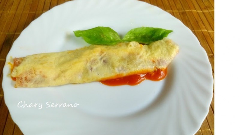 TORTILLA DE AJO NEGRO, TOMATE Y ALBAHACA
