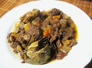 Estofado de ternera con verduras, al estilo tradicional